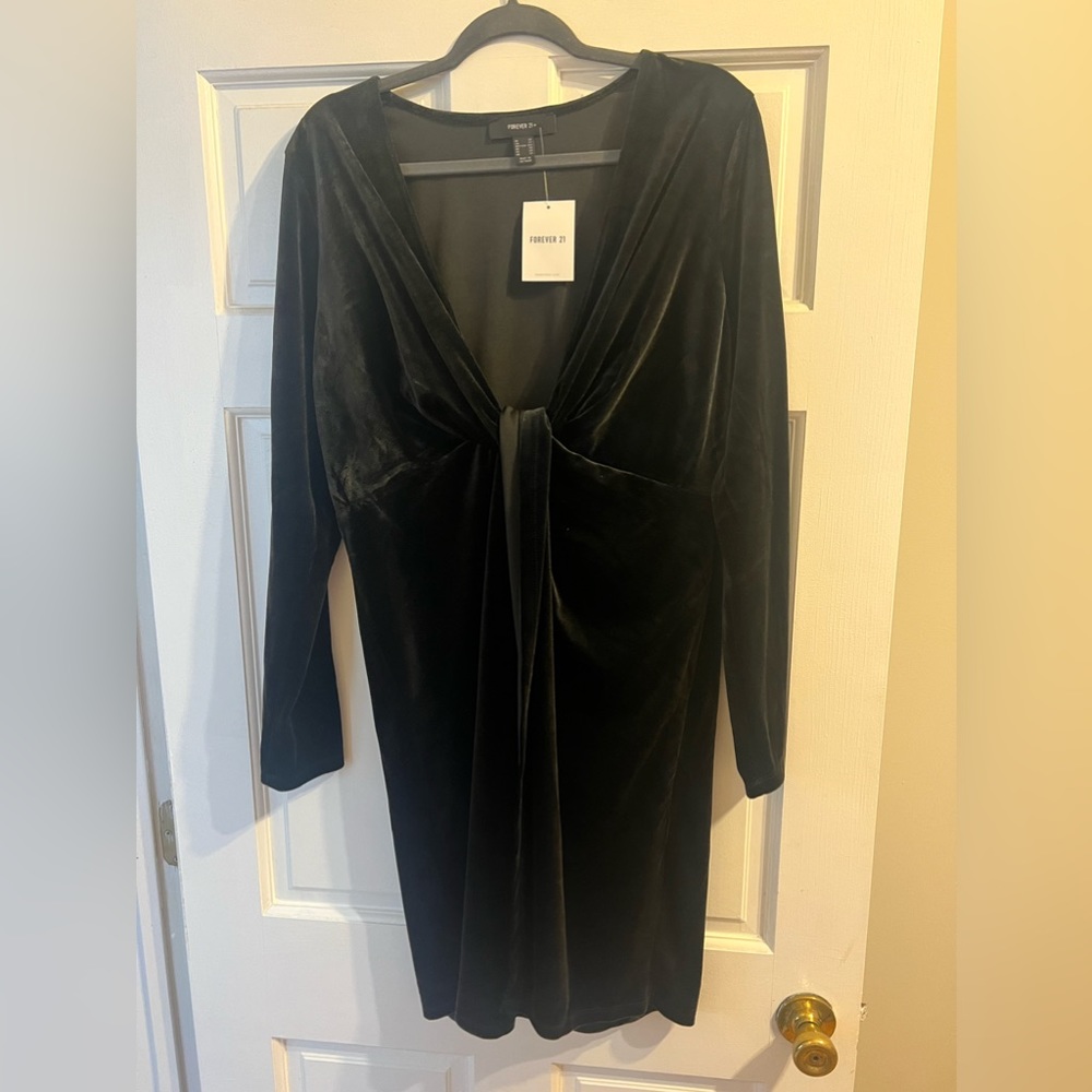 PLUS SIZE VELOUR MINI DRESS SIZE 2XL FOREVER 21